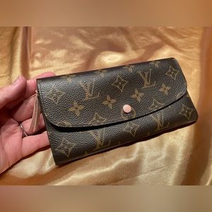 Folding Faux Louis Vuitton Wallet with Button